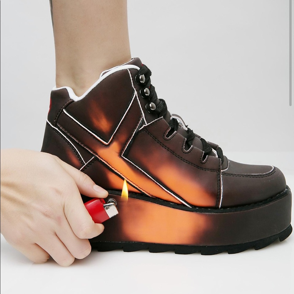 YRU Alter ego Qozmo heat reactive platform sneaker